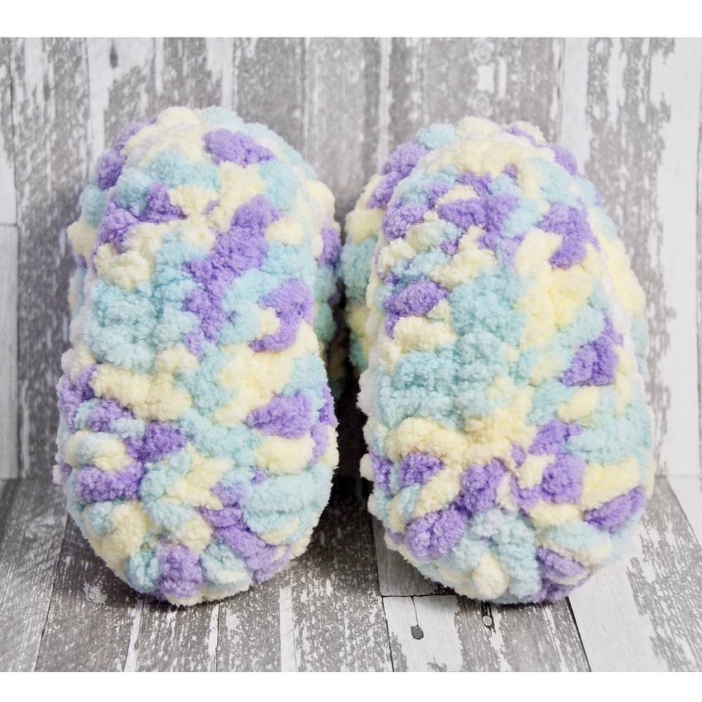 Handmade Crochet Baby Booties White/Lavender - Picture 4 of 5